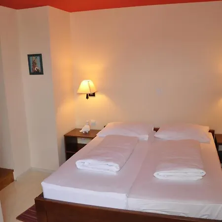 Carpymore 3* ביוגראד נה מורו