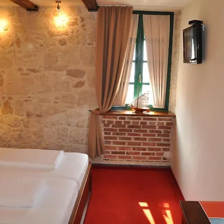Ξενοδοχείο Carpymore 3*