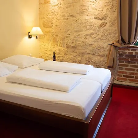 Carpymore מלון ביוגראד נה מורו