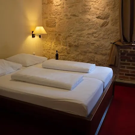 Carpymore Szálloda 3*